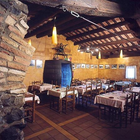 Hostal Mallorquines Riudarenes ภายนอก รูปภาพ