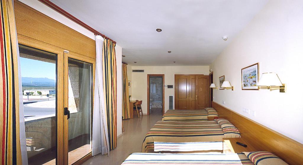 Hostal Mallorquines Riudarenes ภายนอก รูปภาพ